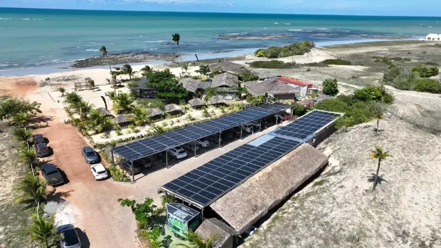 Inversor residencial instalado em garagem